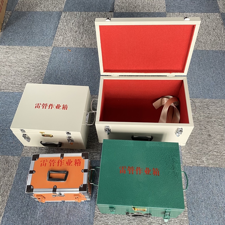 南海爆破工程作业箱如何选择？玻璃钢与传统材质的全面对比